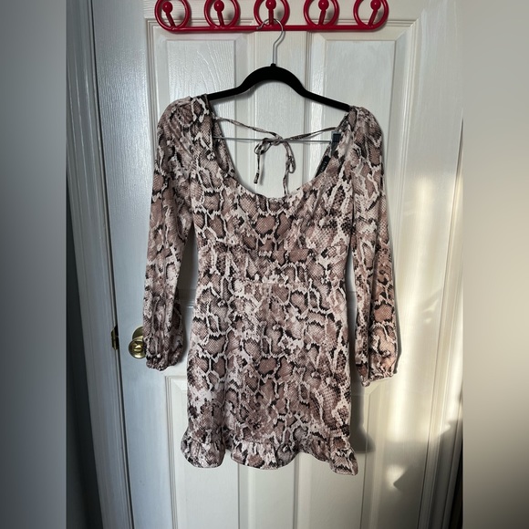 Dynamite dress - Picture 1 of 3